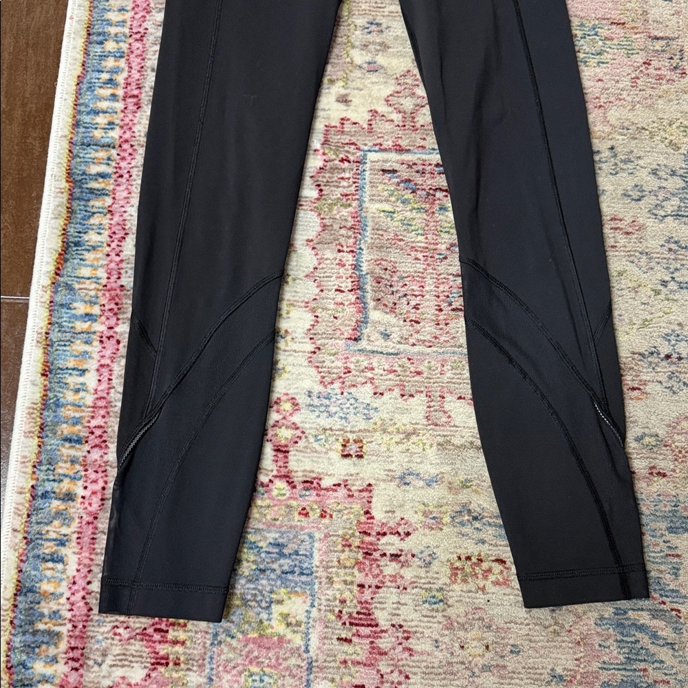 Lululemon size 4 Black Active Zip-Pocket Leggings - Picture 2 of 8
